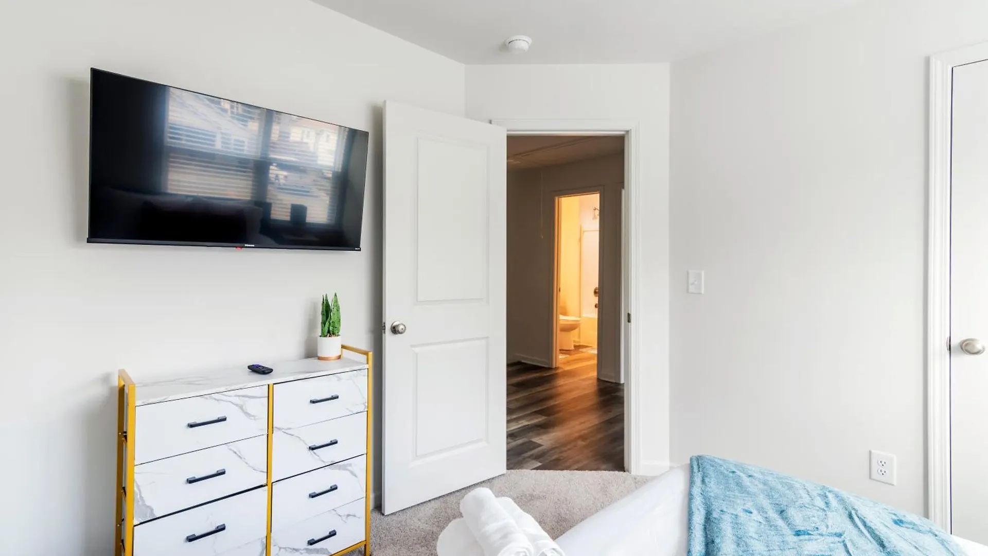 Chic Home 9 Min To Uptown Hot Tub & Private Yard Charlotte 0*,  United States